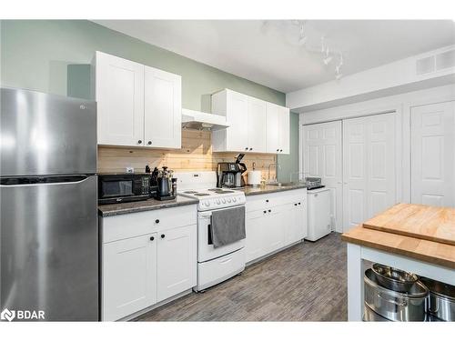 109 Revell Street, Gravenhurst, ON - Indoor Photo Showing Kitchen With Double Sink