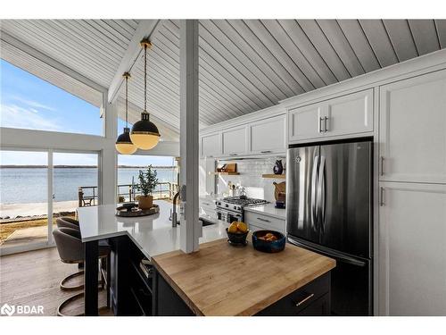 193 Snug Harbour Road, Lindsay, ON - Indoor Photo Showing Kitchen