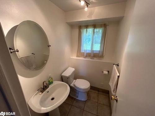 8 Hickling Trail, Barrie, ON - Indoor Photo Showing Bathroom