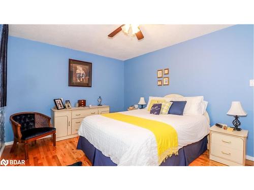 472 Leacock Drive, Barrie, ON - Indoor Photo Showing Bedroom