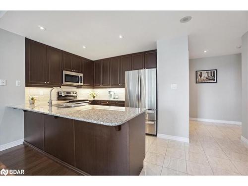 1109-33 Ellen Street, Barrie, ON - Indoor Photo Showing Kitchen With Stainless Steel Kitchen