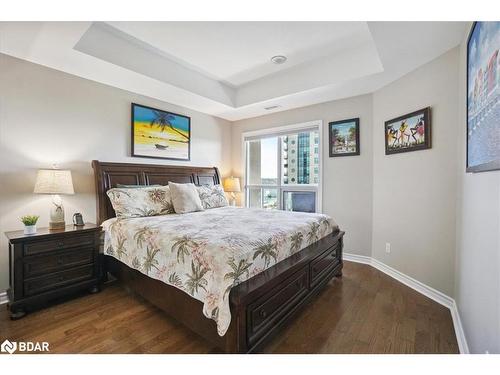 1109-33 Ellen Street, Barrie, ON - Indoor Photo Showing Bedroom