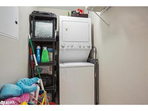 1109-33 Ellen Street, Barrie, ON - Indoor Photo Showing Laundry Room