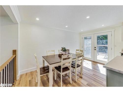 206 Burns Circle, Barrie, ON - Indoor Photo Showing Dining Room