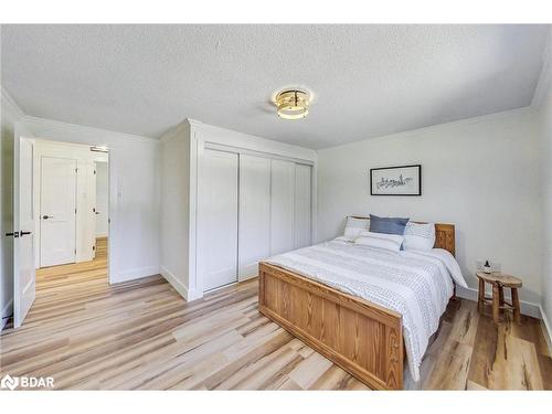 206 Burns Circle, Barrie, ON - Indoor Photo Showing Bedroom