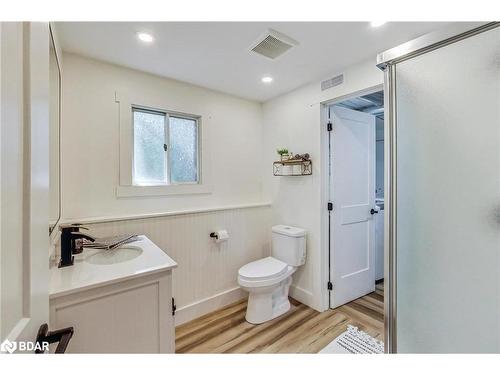 206 Burns Circle, Barrie, ON - Indoor Photo Showing Bathroom