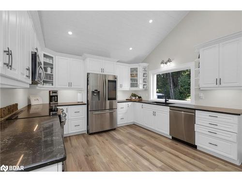 8109 93 Highway, Tiny, ON - Indoor Photo Showing Kitchen