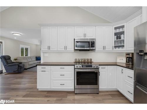 8109 93 Highway, Tiny, ON - Indoor Photo Showing Kitchen