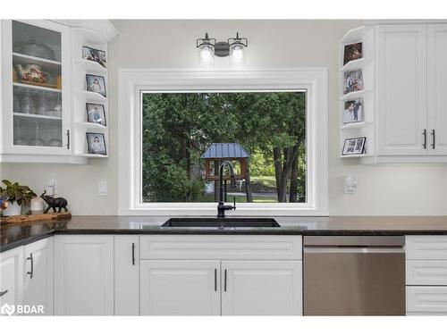 8109 93 Highway, Tiny, ON - Indoor Photo Showing Kitchen