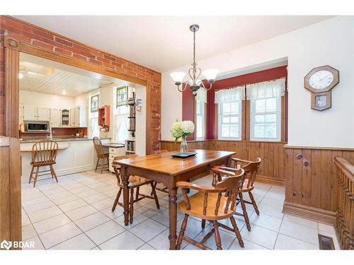 4 Thomas Street, Glencairn, ON - Indoor Photo Showing Dining Room