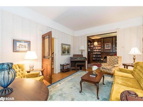 4 Thomas Street, Glencairn, ON - Indoor Photo Showing Living Room