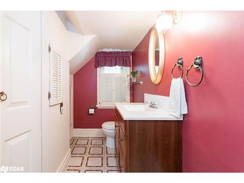 4 Thomas Street, Glencairn, ON - Indoor Photo Showing Bathroom