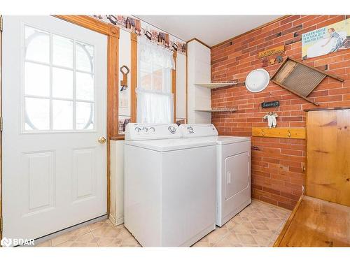 4 Thomas Street, Glencairn, ON - Indoor Photo Showing Laundry Room