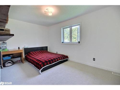 967 11 Line N, Oro-Medonte, ON - Indoor Photo Showing Bedroom