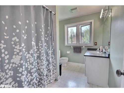 967 11 Line N, Oro-Medonte, ON - Indoor Photo Showing Bathroom