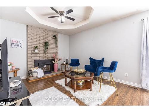 31 Applewood Lane, London, ON - Indoor Photo Showing Living Room With Fireplace