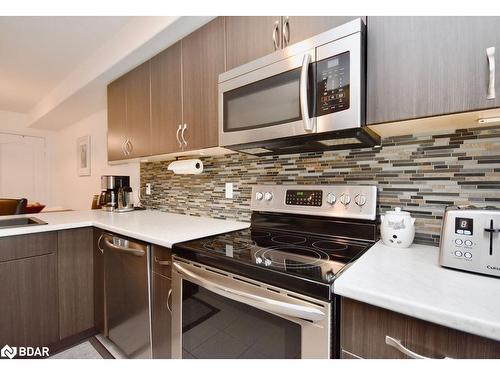 1025 Cook Drive, Midland, ON - Indoor Photo Showing Kitchen