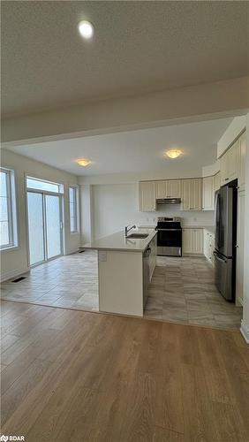 66 Season Crescent Crescent, Wasaga Beach, ON - Indoor Photo Showing Kitchen