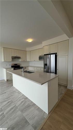 66 Season Crescent Crescent, Wasaga Beach, ON - Indoor Photo Showing Kitchen