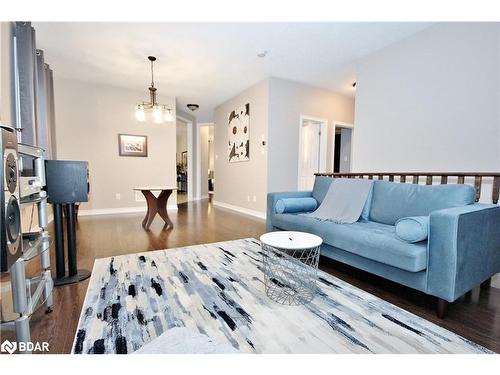 1117 Westmount Avenue, Innisfil, ON - Indoor Photo Showing Living Room