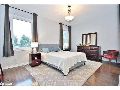 1117 Westmount Avenue, Innisfil, ON - Indoor Photo Showing Bedroom