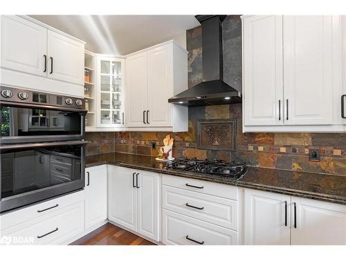 1 Bunker Place, Oro-Medonte, ON - Indoor Photo Showing Kitchen