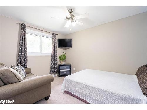 28 Harding Avenue, Barrie, ON - Indoor Photo Showing Bedroom