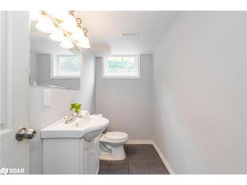 28 Harding Avenue, Barrie, ON - Indoor Photo Showing Bathroom