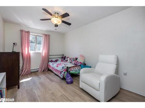 6 Pheasant Trail, Barrie, ON - Indoor Photo Showing Bedroom