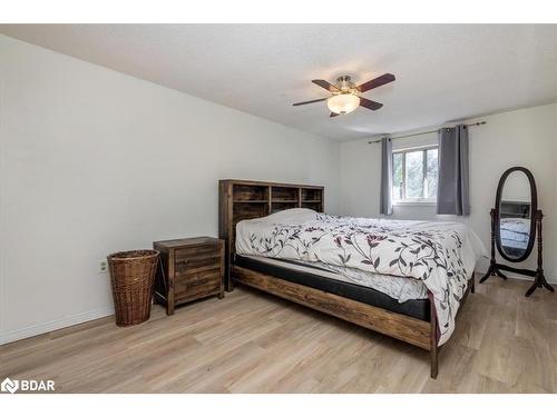 6 Pheasant Trail, Barrie, ON - Indoor Photo Showing Bedroom