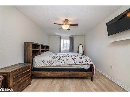 6 Pheasant Trail, Barrie, ON - Indoor Photo Showing Bedroom