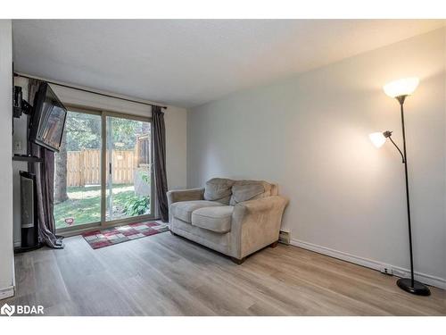 6 Pheasant Trail, Barrie, ON - Indoor Photo Showing Living Room