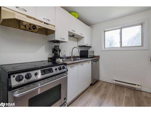 6 Pheasant Trail, Barrie, ON - Indoor Photo Showing Kitchen With Double Sink