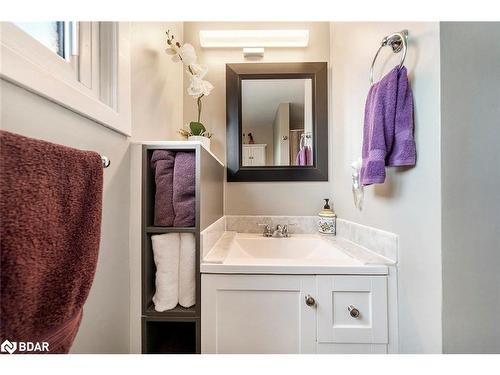 16 Bluejay Drive, Barrie, ON - Indoor Photo Showing Bathroom