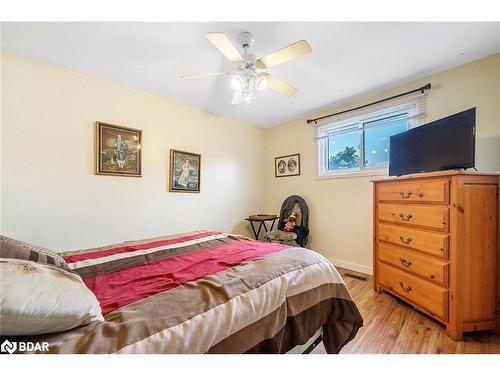 16 Bluejay Drive, Barrie, ON - Indoor Photo Showing Bedroom