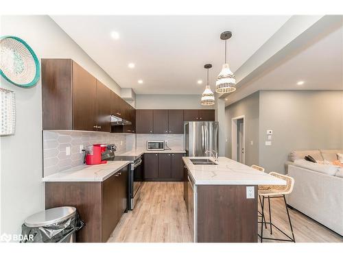 7-218 Crosswinds Boulevard, The Blue Mountains, ON - Indoor Photo Showing Kitchen With Double Sink With Upgraded Kitchen