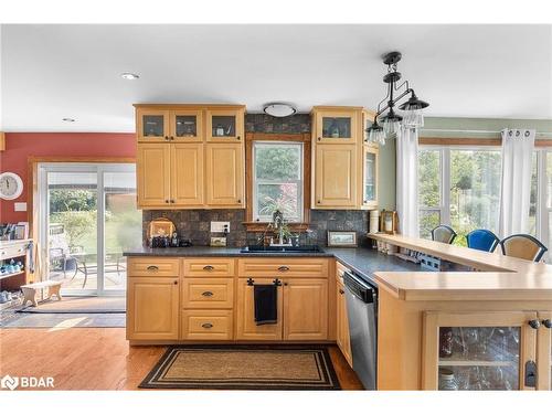 2819 Old Orchard Road, Utopia, ON - Indoor Photo Showing Kitchen