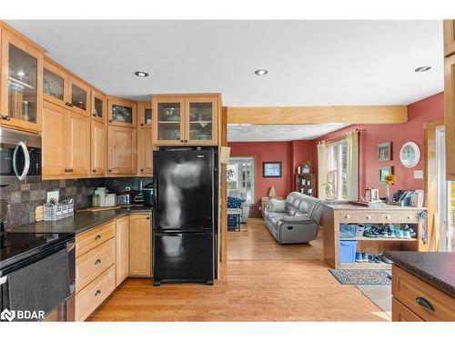 2819 Old Orchard Road, Utopia, ON - Indoor Photo Showing Kitchen