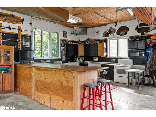 2819 Old Orchard Road, Utopia, ON - Indoor Photo Showing Kitchen