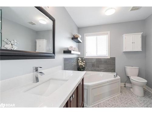 21 Duval Drive, Barrie, ON - Indoor Photo Showing Bathroom