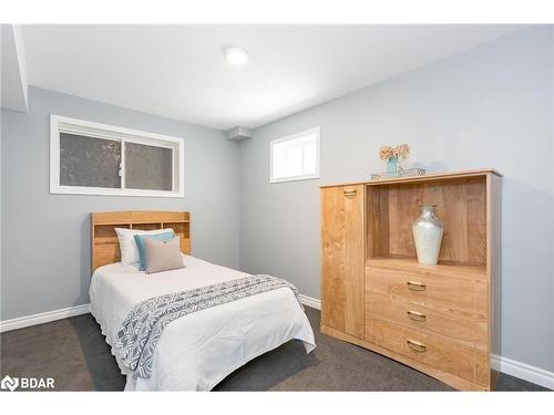 21 Duval Drive, Barrie, ON - Indoor Photo Showing Bedroom