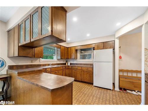 1736 Killarney Beach Road, Innisfil, ON - Indoor Photo Showing Kitchen