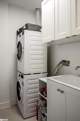 506-185 Dunlop Street E, Barrie, ON - Indoor Photo Showing Laundry Room