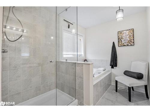 12 Cypress Point, Barrie, ON - Indoor Photo Showing Bathroom