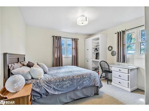 1398 Old Second Road North Road, Hillsdale, ON - Indoor Photo Showing Bedroom