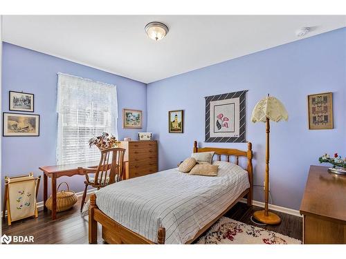 1398 Old Second Road North Road, Hillsdale, ON - Indoor Photo Showing Bedroom