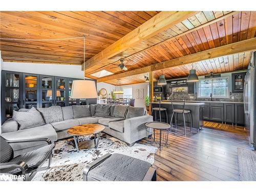 1398 Old Second Road North Road, Hillsdale, ON - Indoor Photo Showing Living Room