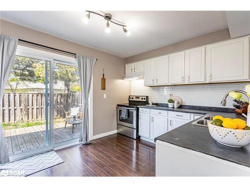 700 Osgoode Drive, London, ON - Indoor Photo Showing Kitchen With Double Sink