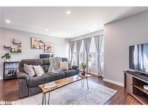 700 Osgoode Drive, London, ON - Indoor Photo Showing Living Room