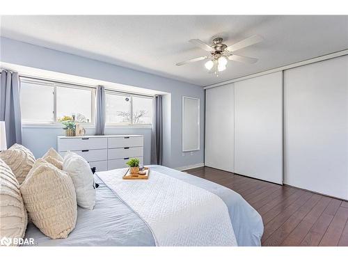 700 Osgoode Drive, London, ON - Indoor Photo Showing Bedroom